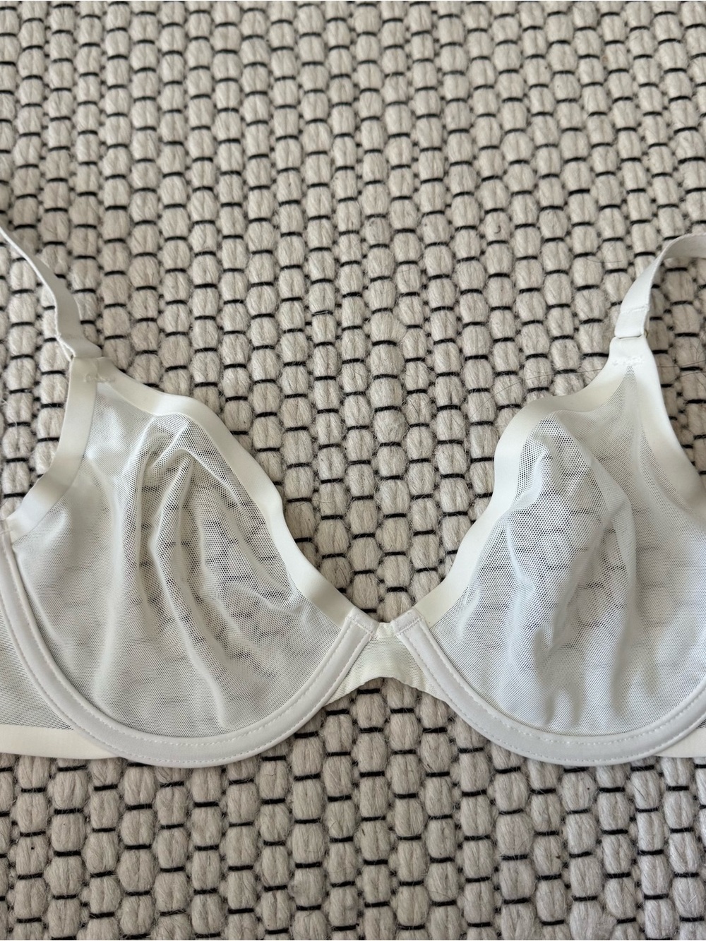 CUUP Mesh The Plunge Bra Salt 34B